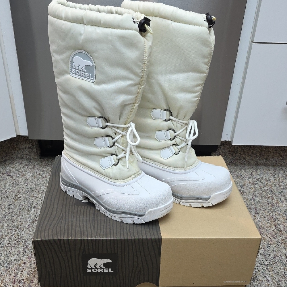 Sorel White Snowlion Boots